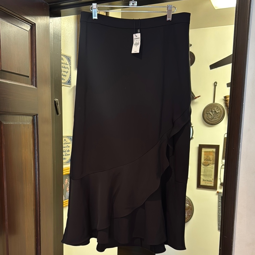 Elegant Black Women's Skirt